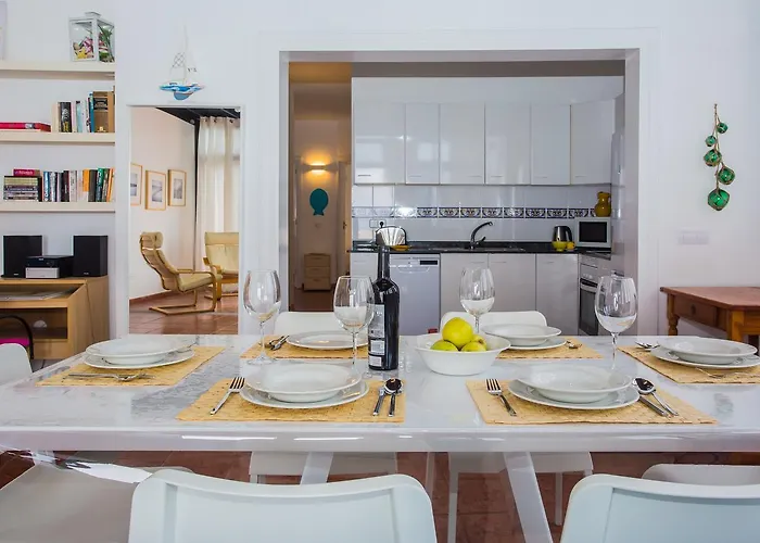 维斯塔马尔公寓 *